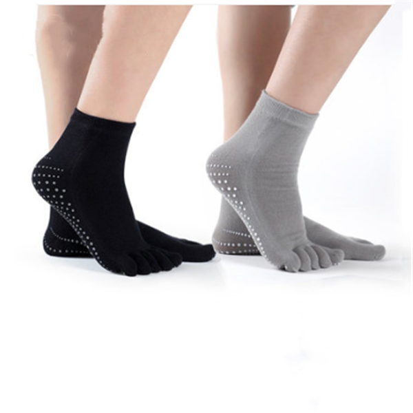 Five Finger Yoga Socks – Non-Slip Grip